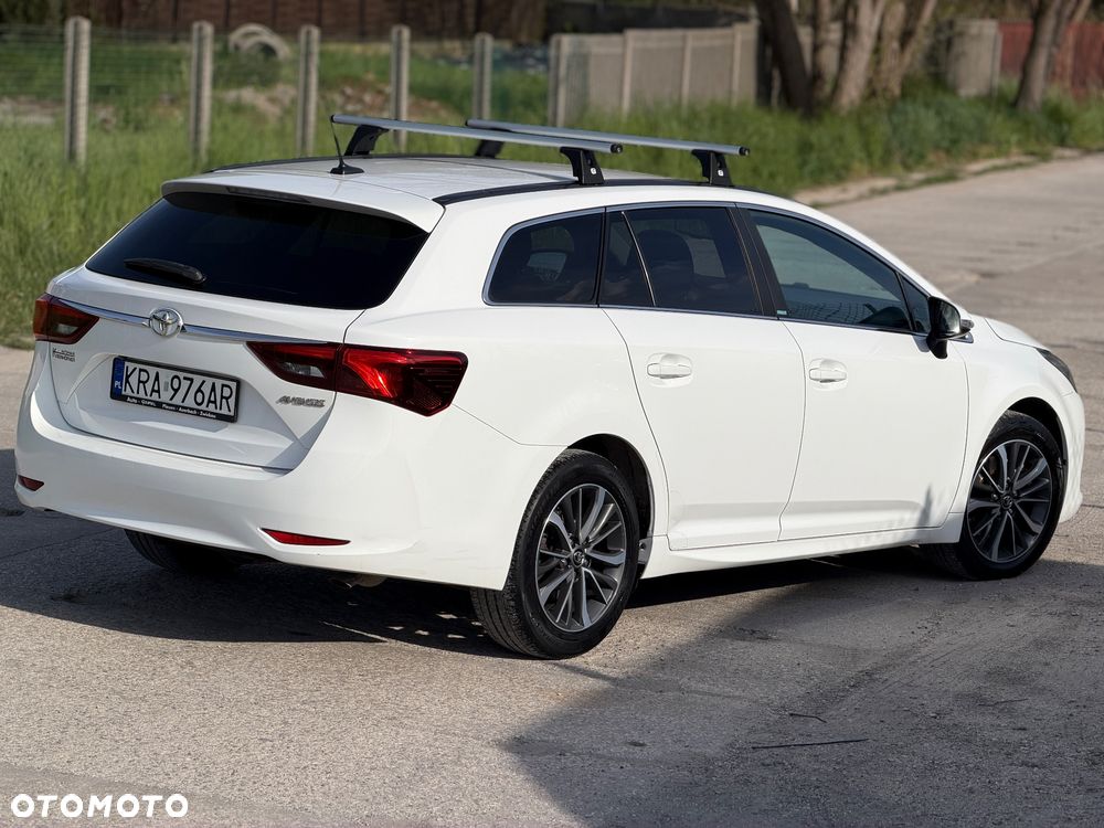 Toyota Avensis 2.0 D-4D Premium - 16