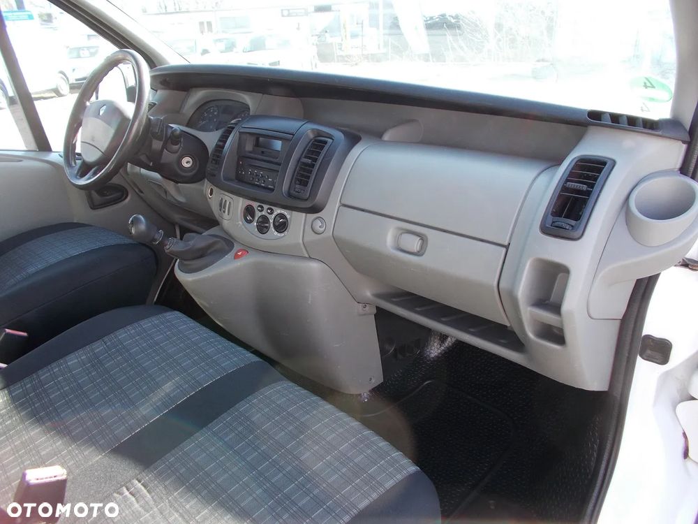 Renault Trafic - 13