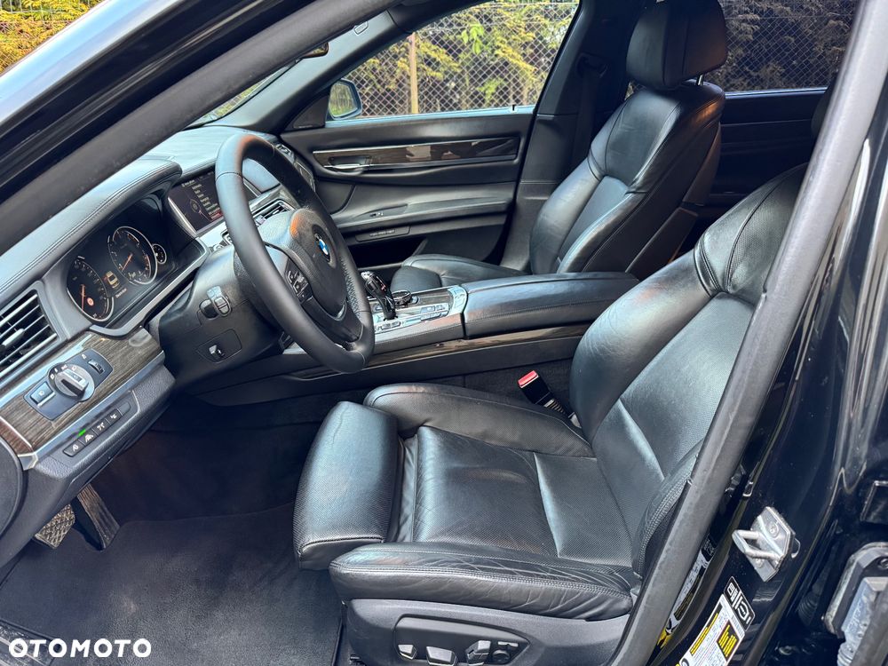 BMW Seria 7 750Li Edition Exclusive - 9