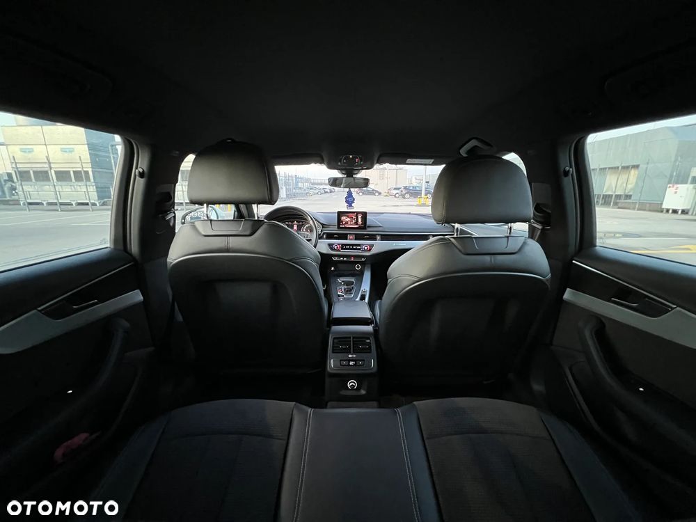 Audi A4 Avant 45 TDI quattro tiptronic S line - 31