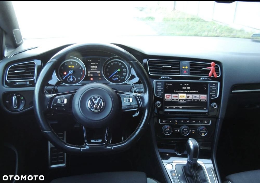Volkswagen Golf - 10