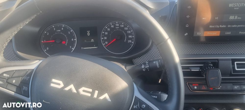 Dacia Logan TCe 90 MT6 Prestige - 8