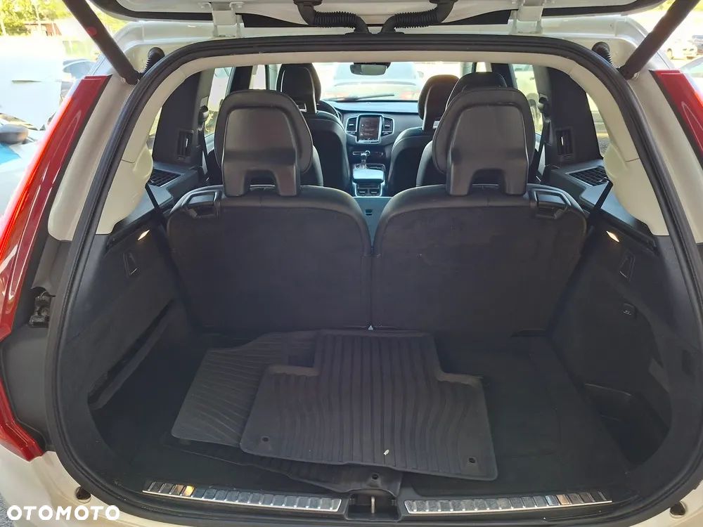 Volvo XC 90 - 30