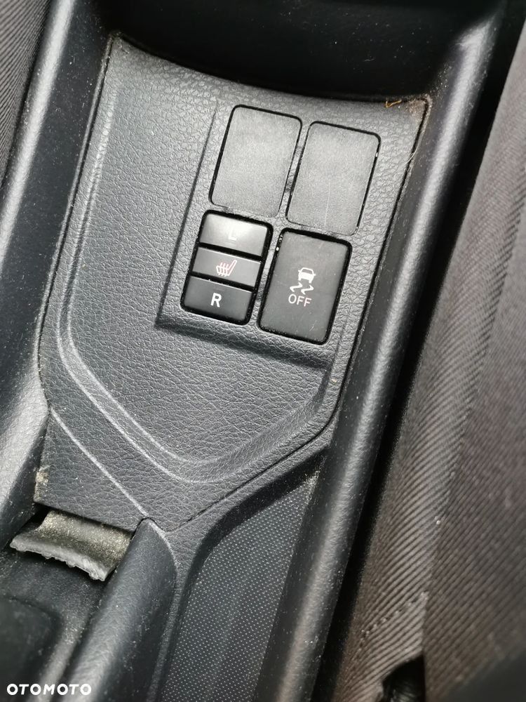 Toyota Yaris 1.33 Premium - 11