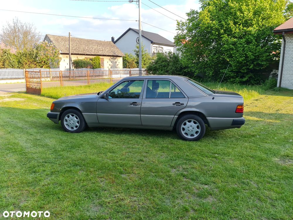 Mercedes-Benz W124 (1984-1993) - 17