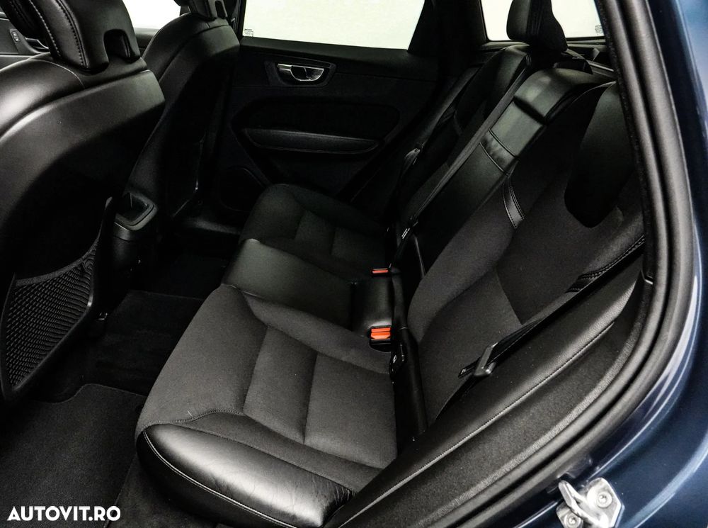 Volvo XC 60 B4 MHEV Momentum - 15