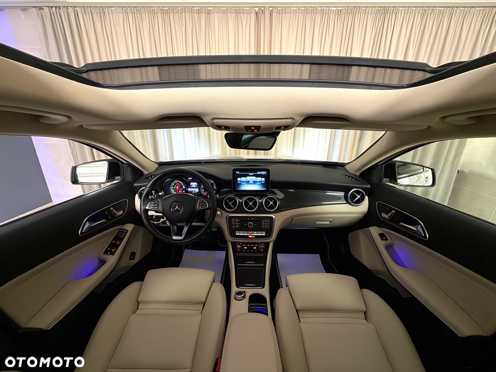 Mercedes-Benz GLA 200 7G-DCT - 5