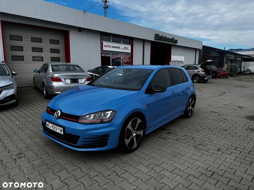 Volkswagen Golf GTI Performance BlueMotion Technology DSG