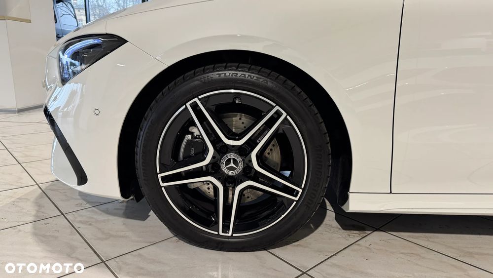 Mercedes-Benz CLA 200 AMG Line 7G-DCT - 10