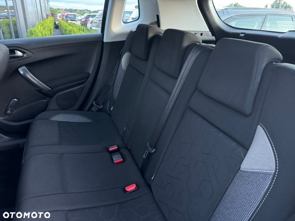 Peugeot 2008 - 8