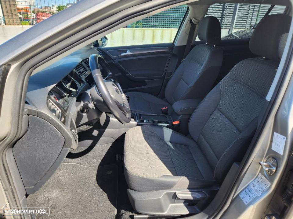 VW Golf Variant 1.6 TDi Highline - 23