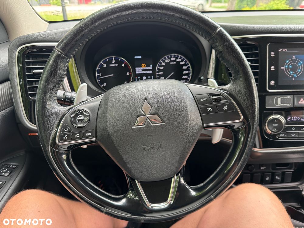 Mitsubishi Outlander - 34