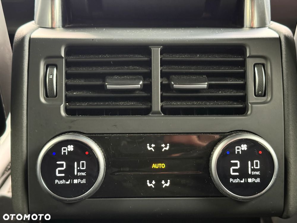 Land Rover Discovery P300 R-Dynamic HSE - 17