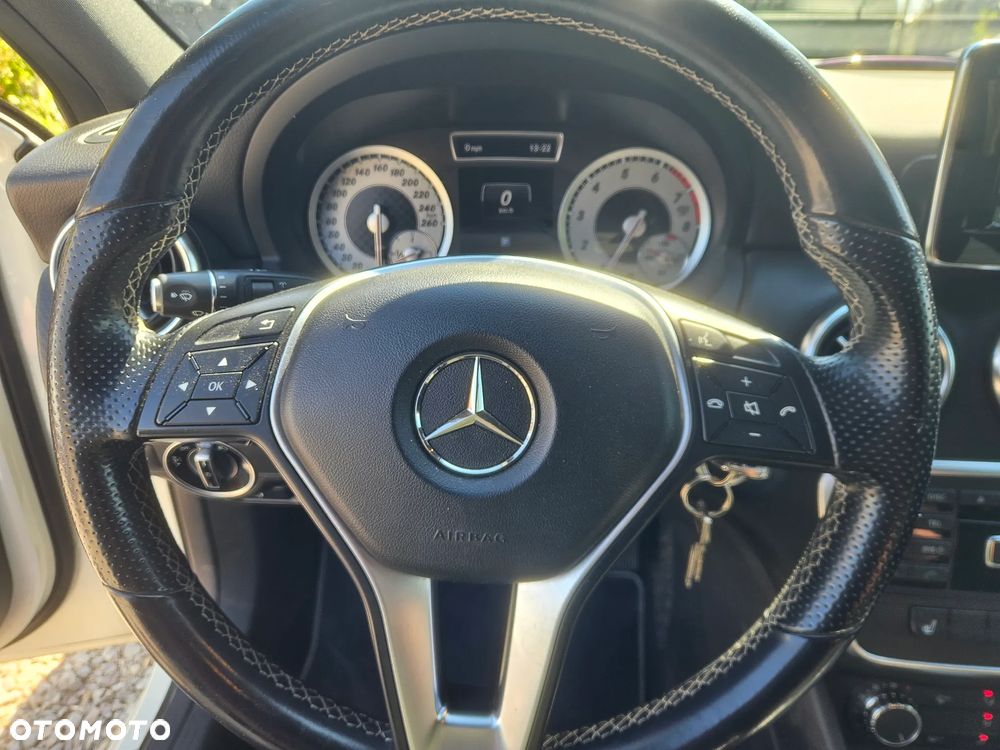 Mercedes-Benz Klasa A 200 Peak Edition - 9
