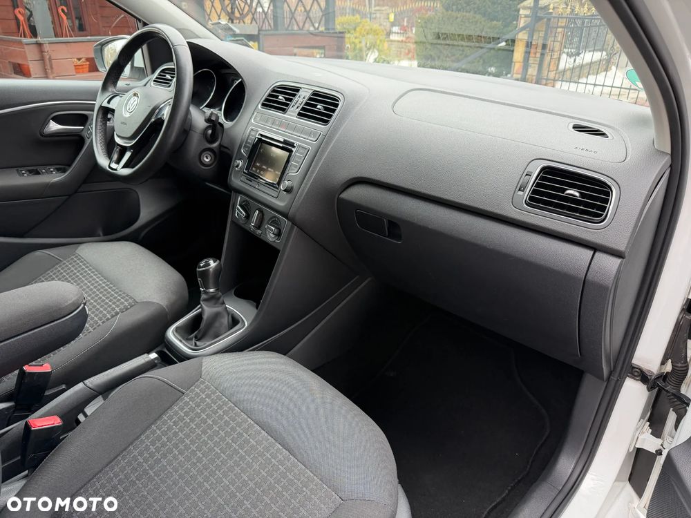 Volkswagen Polo 1.2 TSI Comfortline - 17