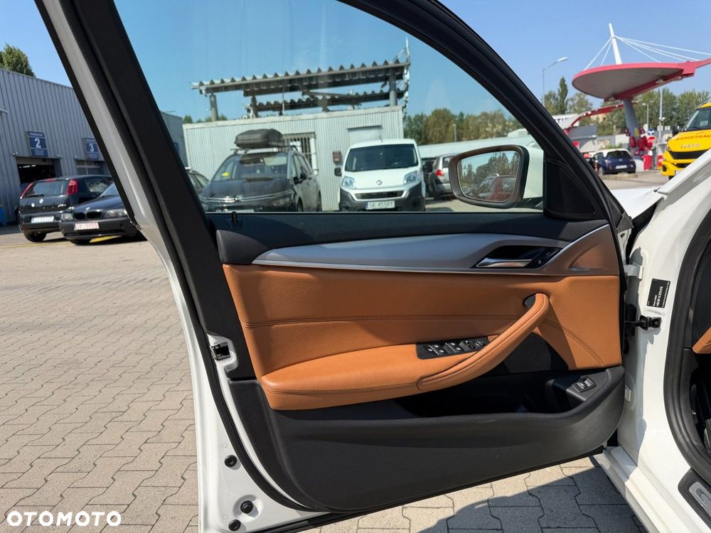 BMW Seria 5 520d Luxury Line - 13