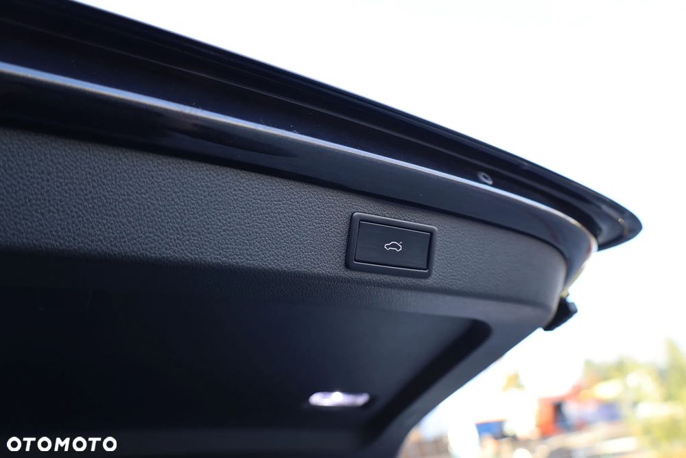 Skoda Superb 2.0 TDI DSG Premium Edition - 34