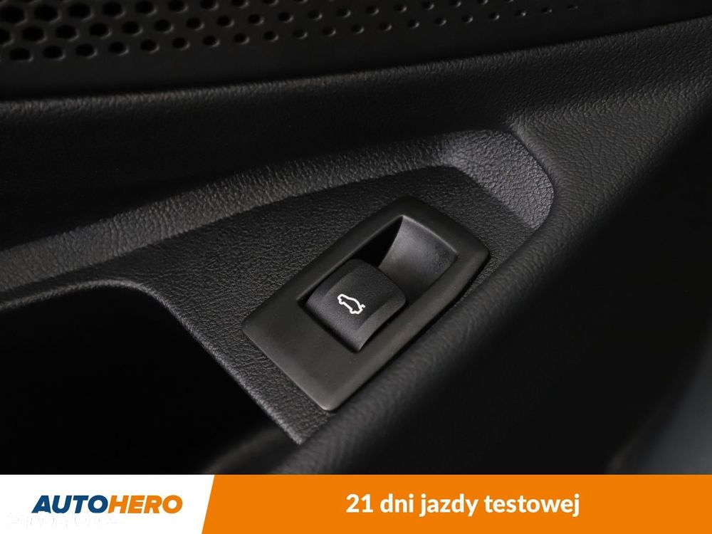 BMW Seria 3 318d - 35