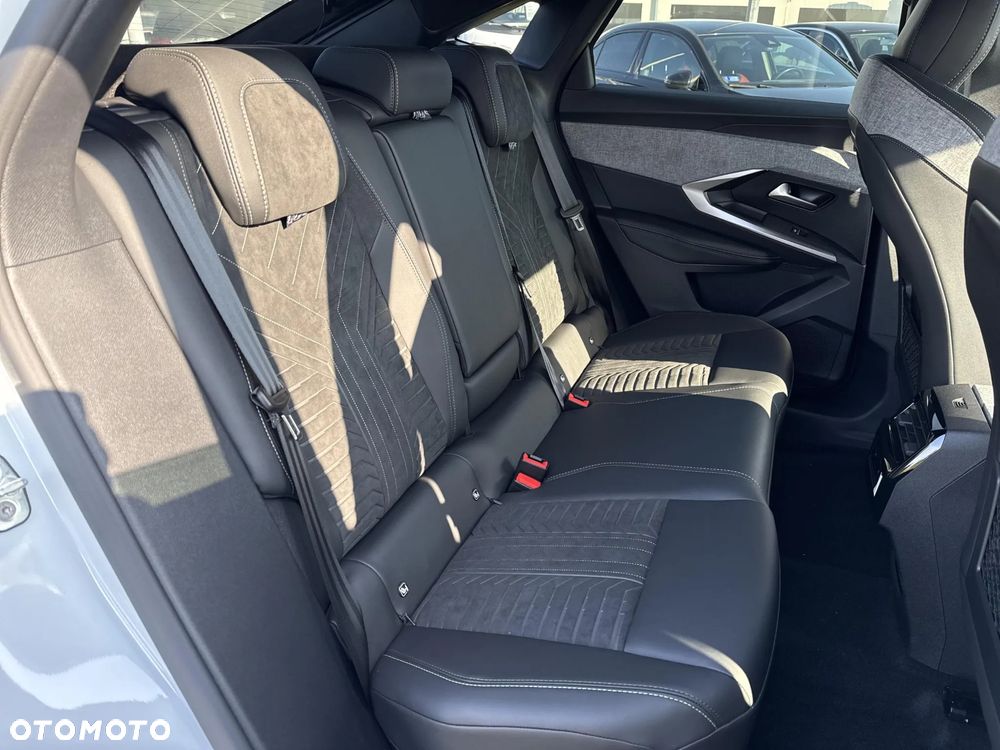 Peugeot 3008 1.6 PHEV 195 GT E-DCS7 - 15