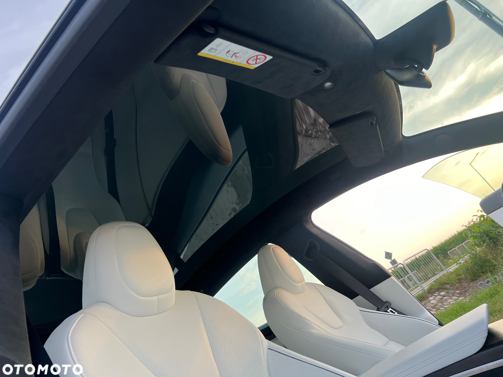Tesla Model S - 16