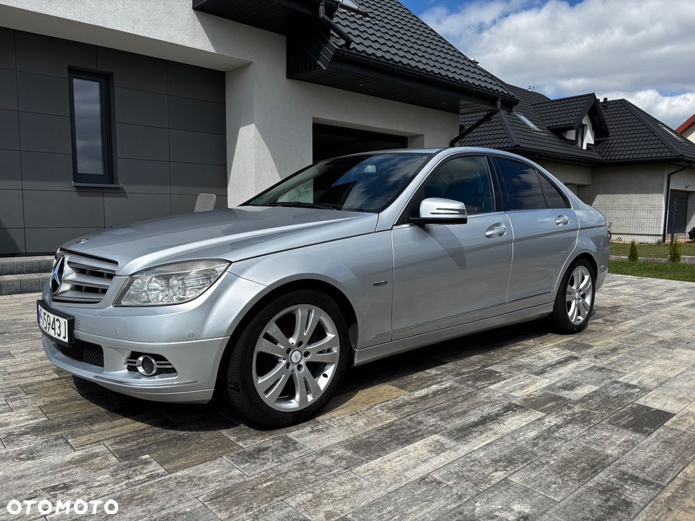 Mercedes-Benz Klasa C 180 CGI Automatik BlueEFFICIENCY Avantgarde - 6