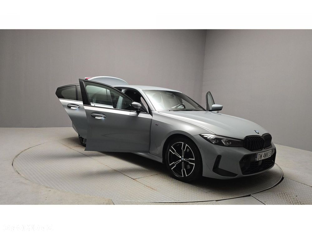 BMW Seria 3 320d xDrive M Sport - 14