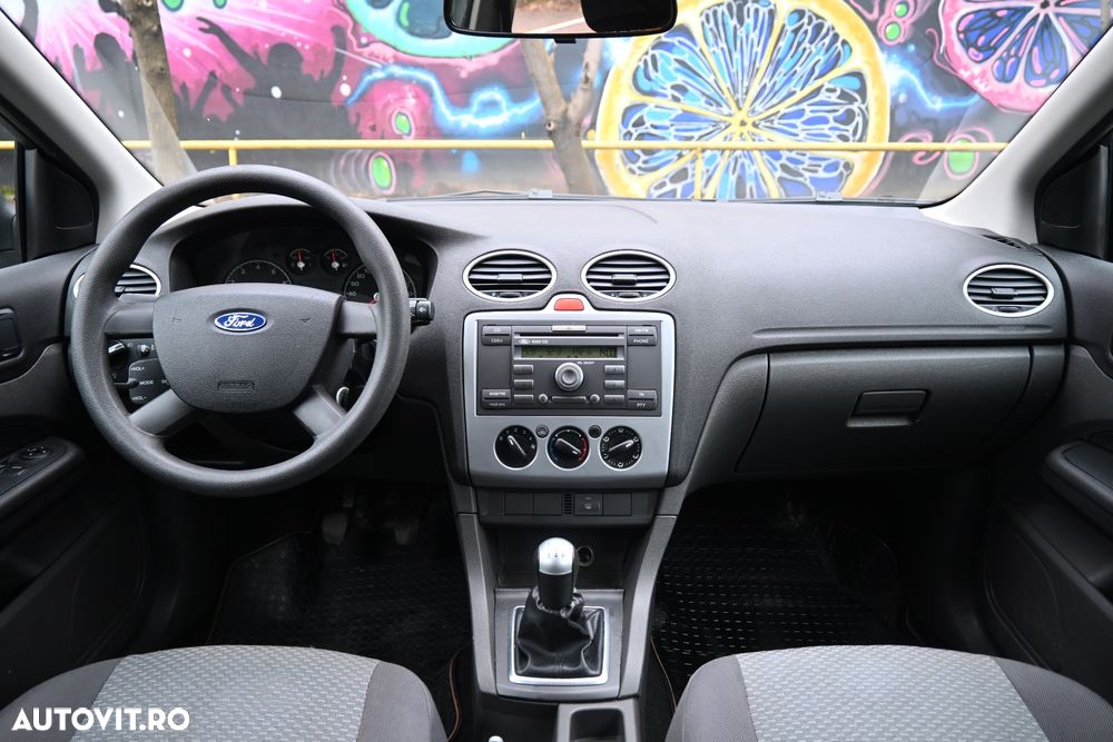 Ford Focus 1.6i 16V Ghia - 6