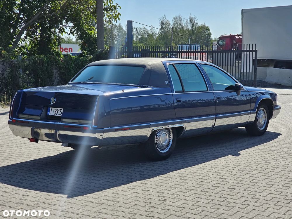 Cadillac Fleetwood 5.7 STD - 18