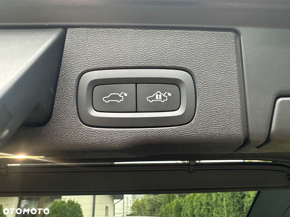 Volvo XC 60 T6 Plug-In Hybrid AWD Ultra Bright - 33