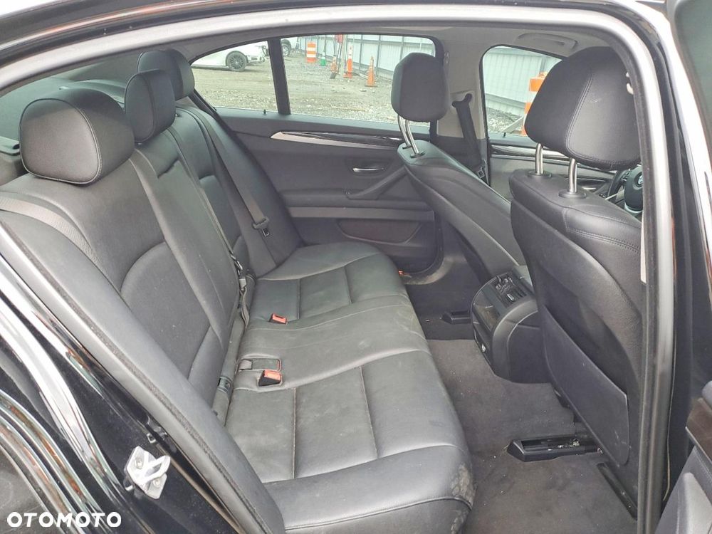 BMW Seria 5 528i - 11
