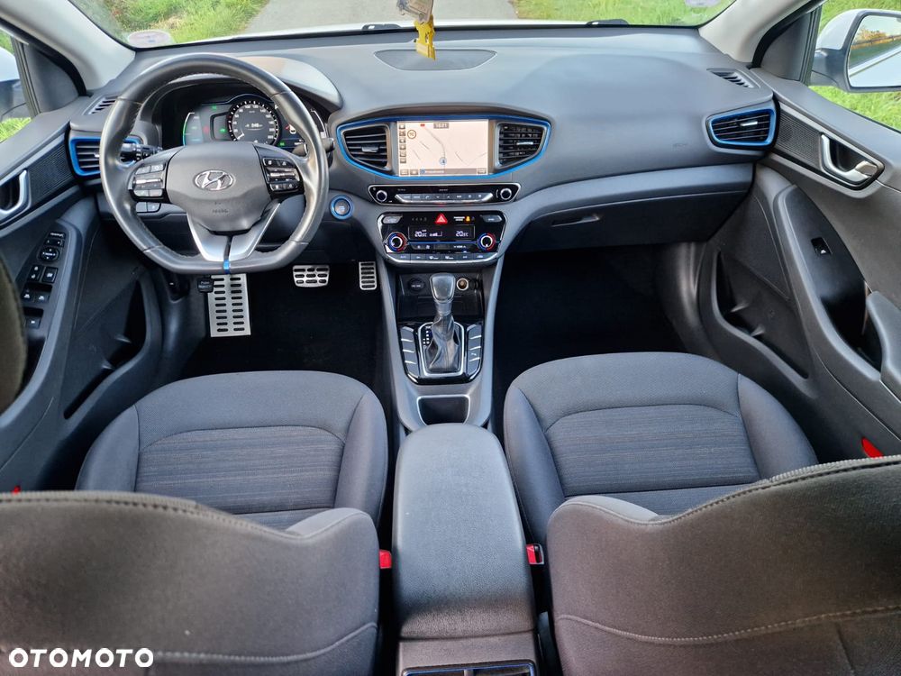 Hyundai IONIQ - 15