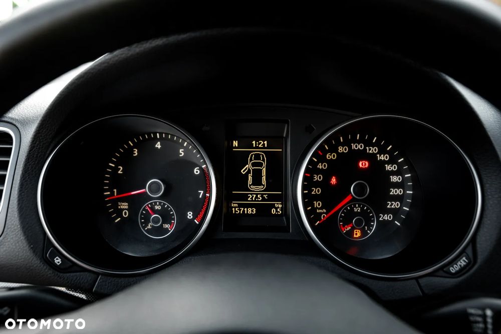Volkswagen Golf 1.6 Highline - 28