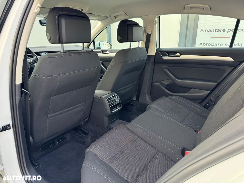 Volkswagen Passat 2.0 TDI (BlueMotion Technology) Comfortline - 13