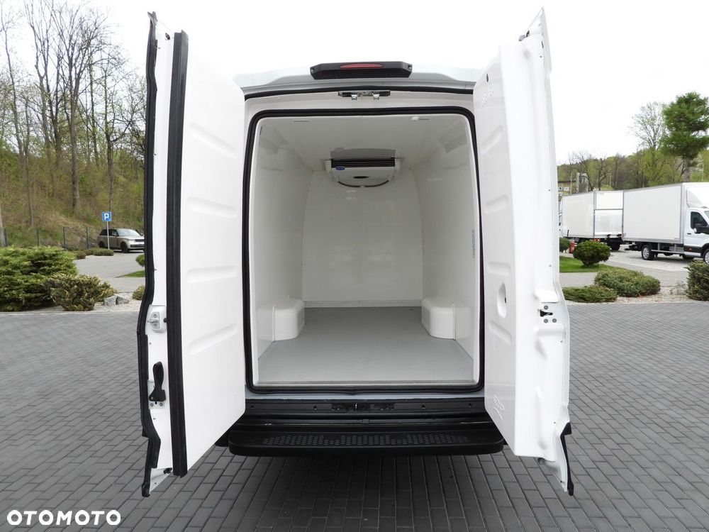 Iveco DAILY 35S14 FURGON CHŁODNIA  0*C ZASILANIE 230V TEMPOMAT AUTOMAT HI-MATIC KLIMATYZACJA  140KM - 16