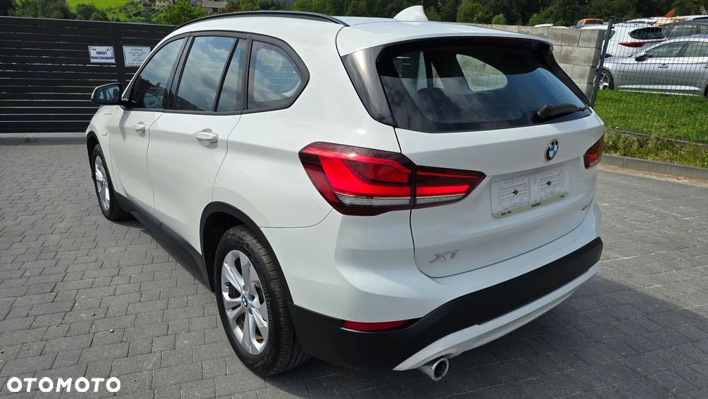 BMW X1 xDrive25e Business Edition - 4