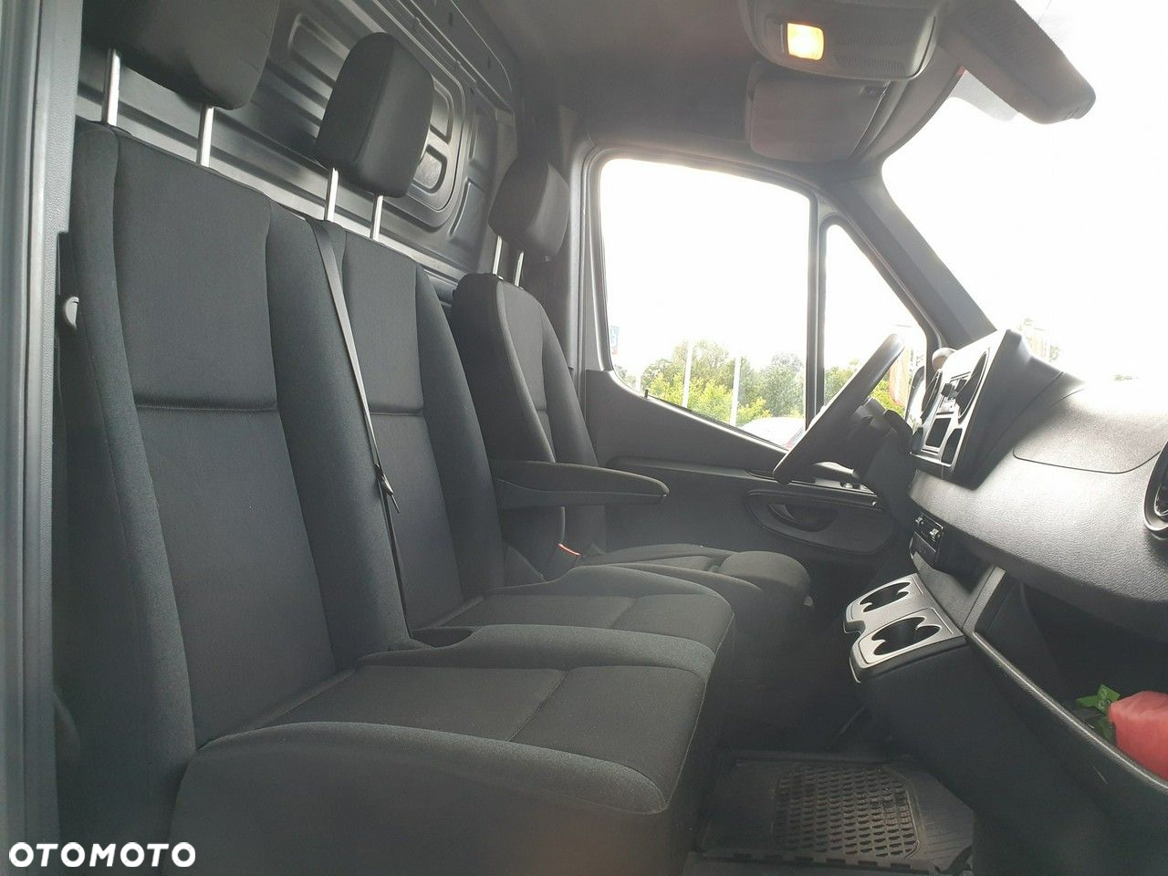 Mercedes-Benz Sprinter - 20