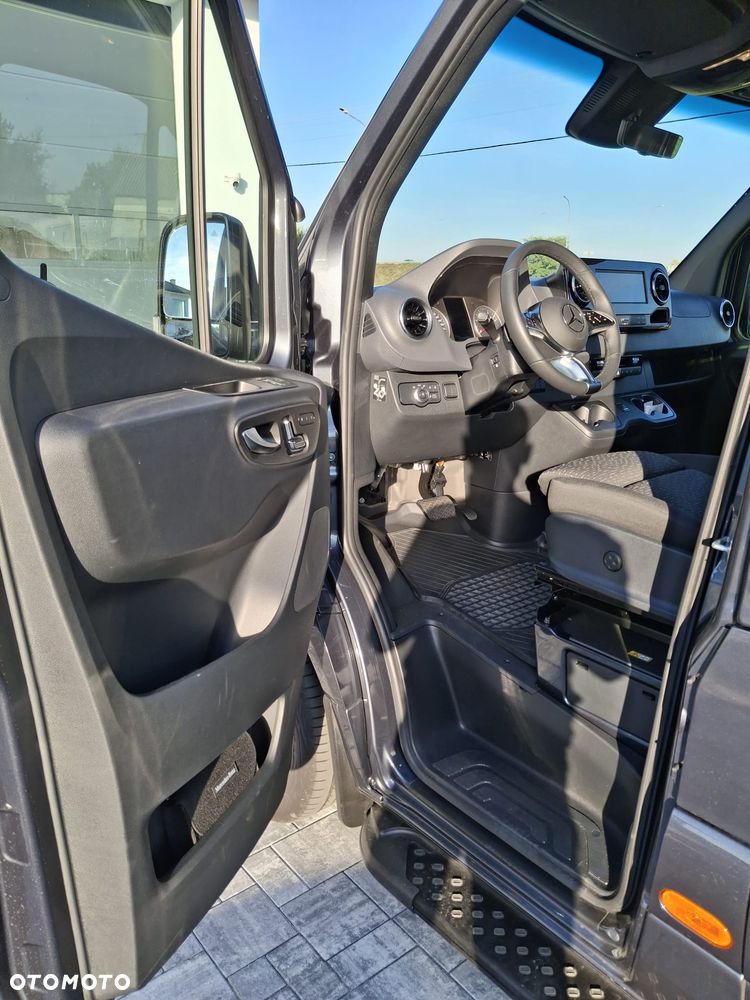 Mercedes-Benz Sprinter - 7
