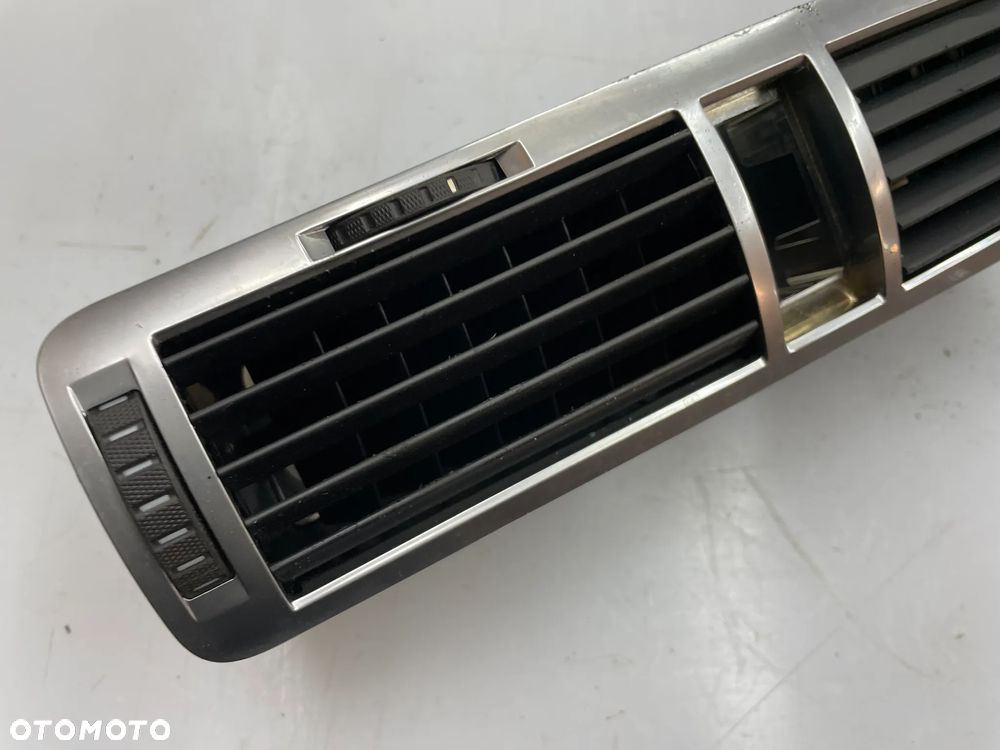 Kratka nawiewu środkowa Skoda SuperB I 3U0820951G - 2