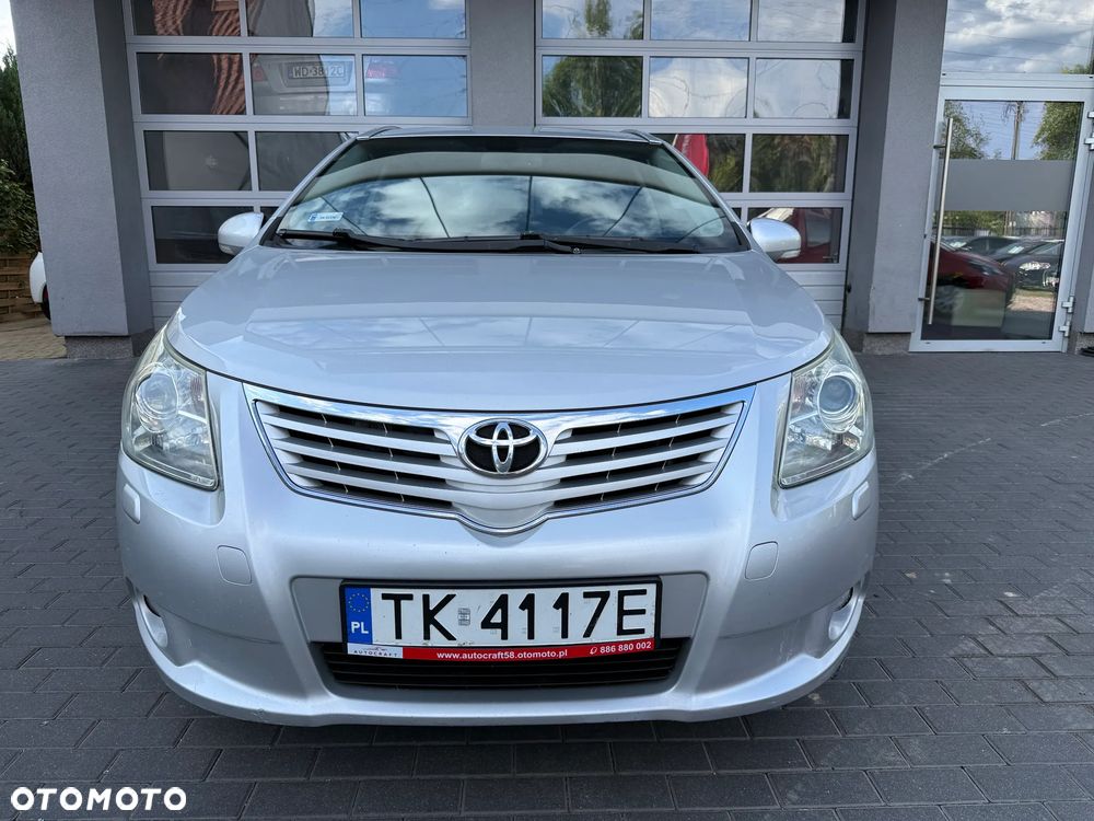 Toyota Avensis 1.8 Sol NAVI - 2
