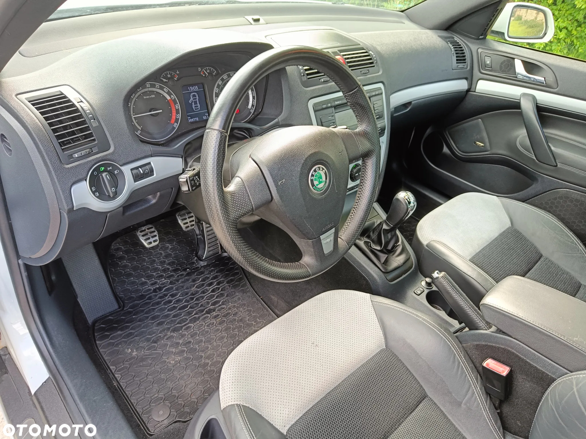 Skoda Octavia 2.0 TDI RS - 27