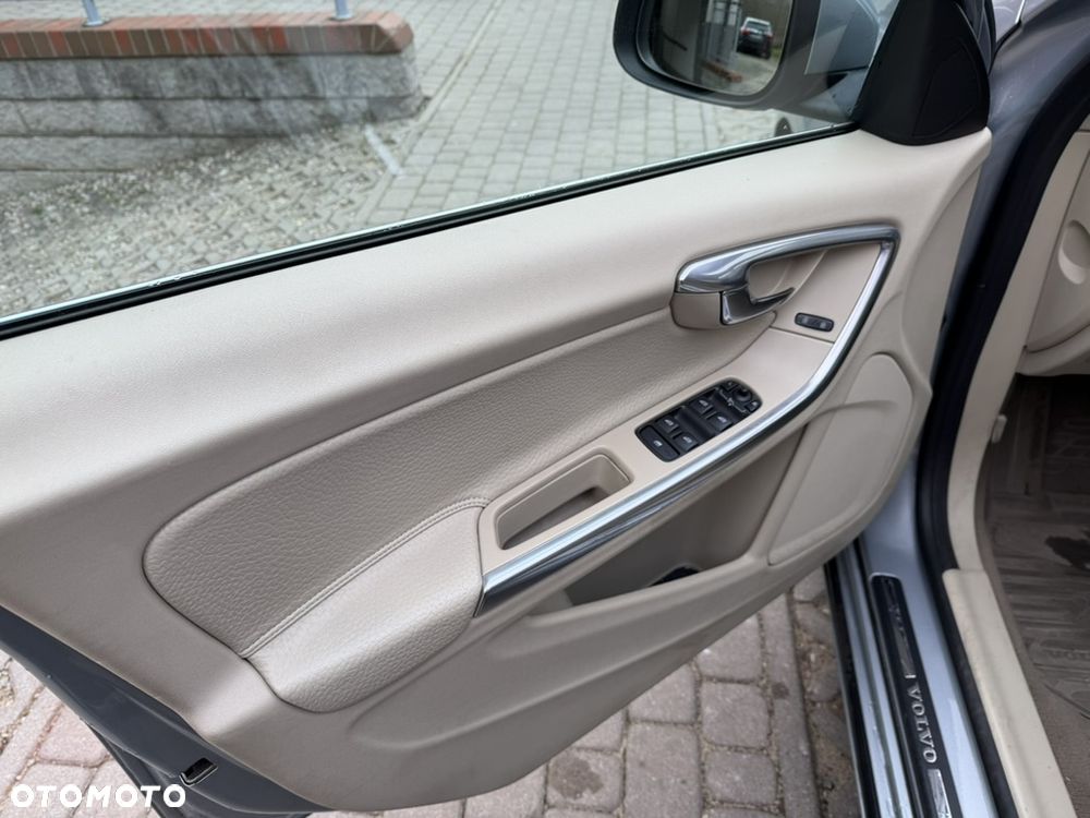 Volvo V60 T4 Summum - 10