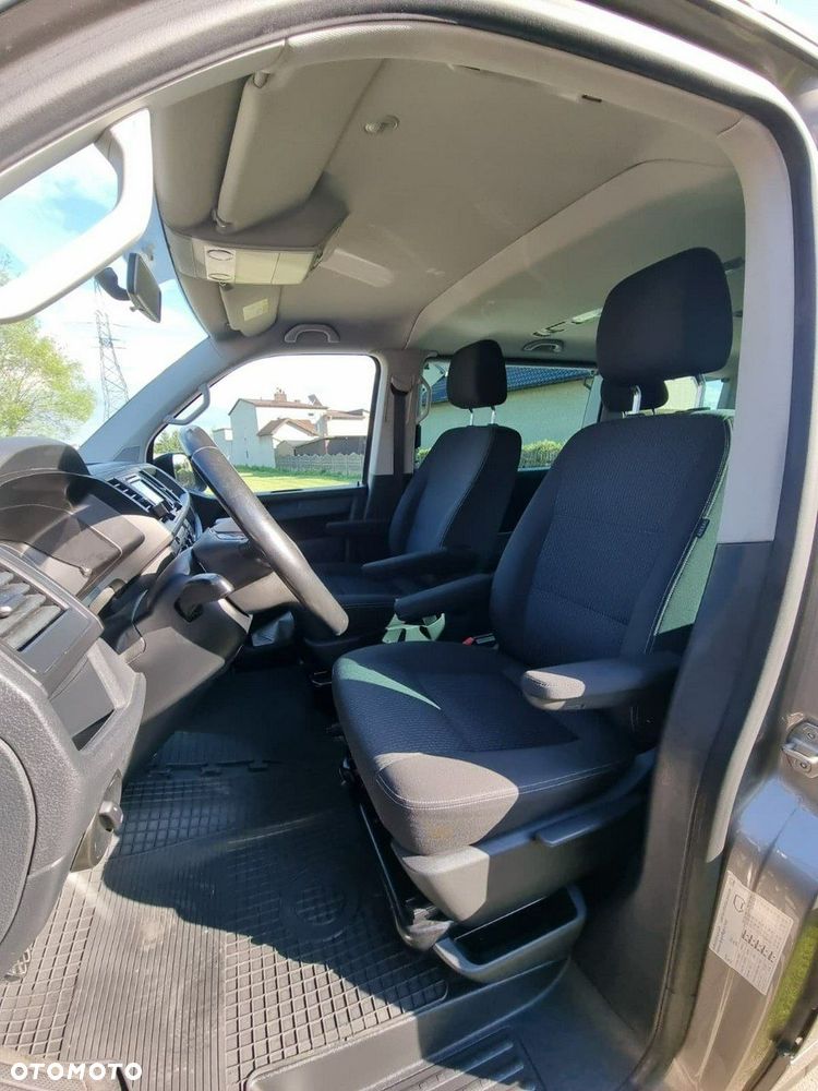Volkswagen Multivan - 10