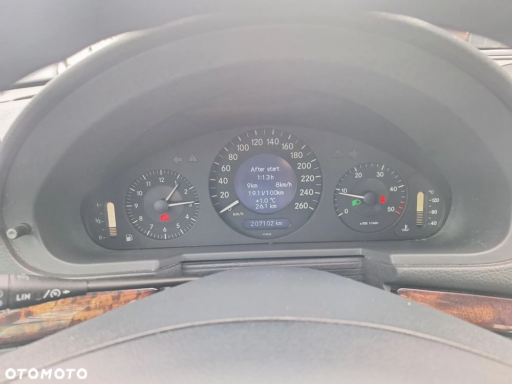 Mercedes-Benz Klasa E 220 CDI Classic DPF - 21