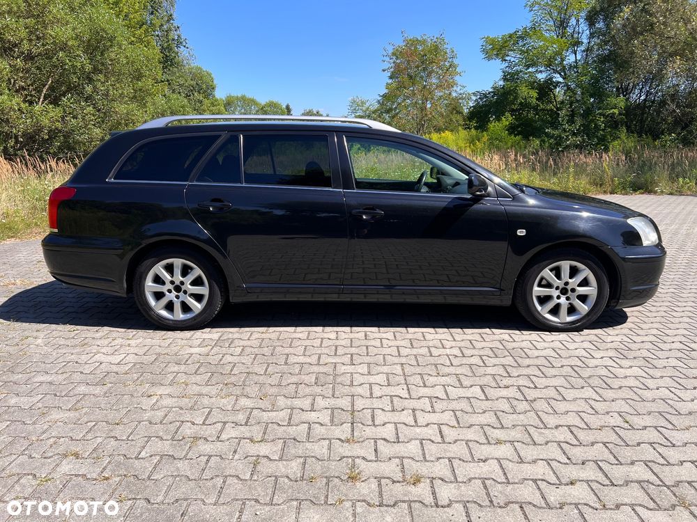 Toyota Avensis 2.2 D-4D X - 8