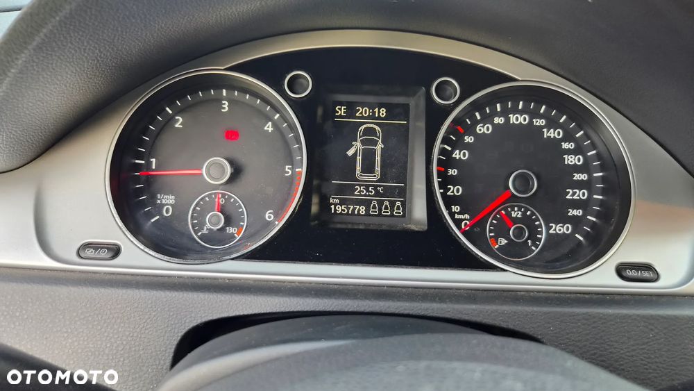 Volkswagen Passat 2.0 TDI 4Motion BlueMotion Technol Business Edition - 12