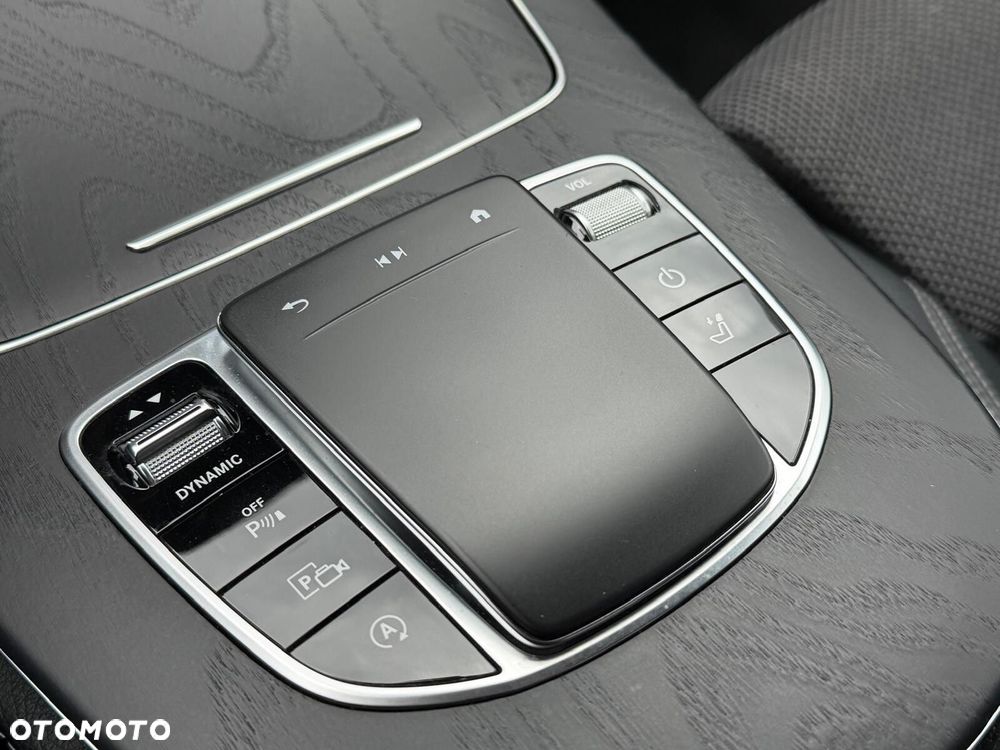 Mercedes-Benz Klasa E 220 d 4-Matic AMG/Avantgarde - 24