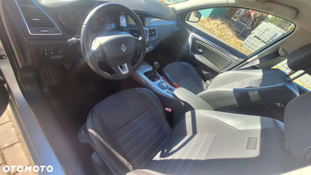 Renault Laguna dCi 110 FAP Paris Business - 12