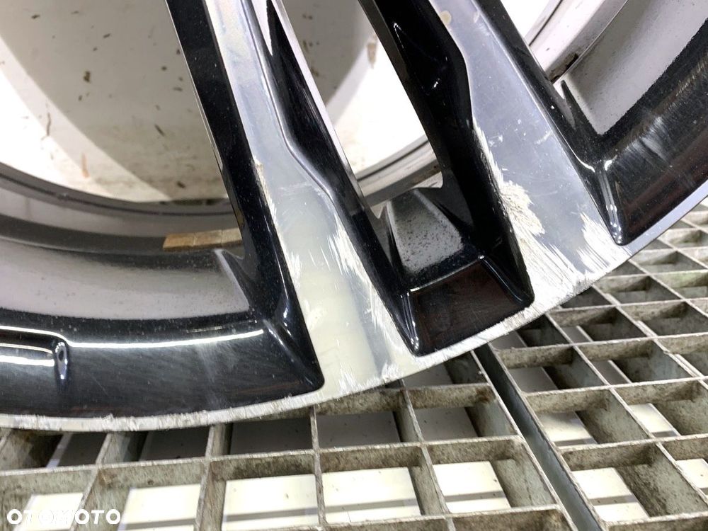 FELGA ALUMINIOWA 19 7.5J 5X108 CENTR 63.3 ET 50.5  VOLVO - 5