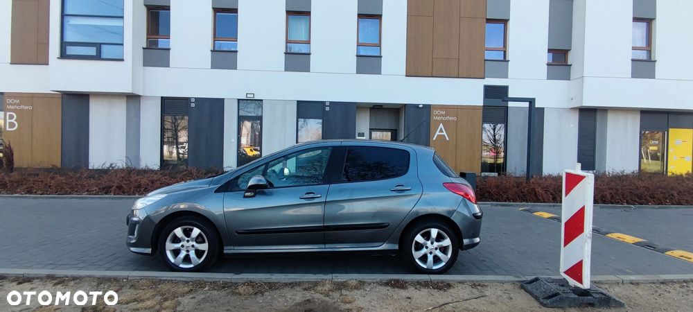 Peugeot 308 HDi FAP 110 Premium - 6