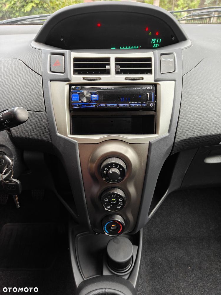 Toyota Yaris - 24